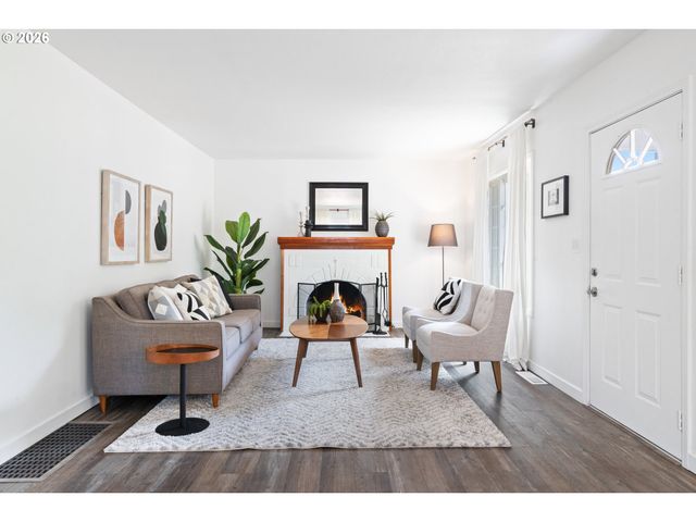 6820 N DELAWARE Ave, Portland, OR 97217