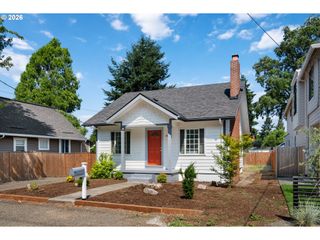 6820 N DELAWARE Ave, Portland, OR 97217
