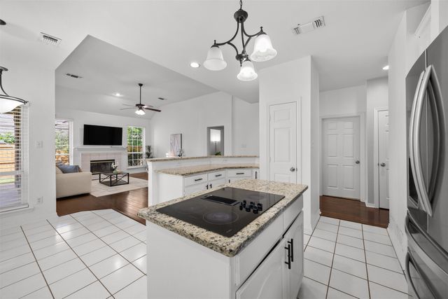 9446 Abbey Road, Irving, TX 75063