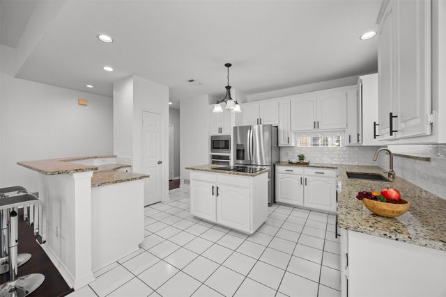 9446 Abbey Road, Irving, TX 75063