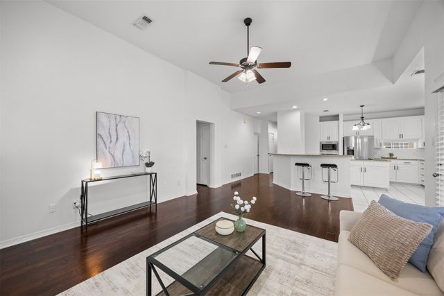 9446 Abbey Road, Irving, TX 75063