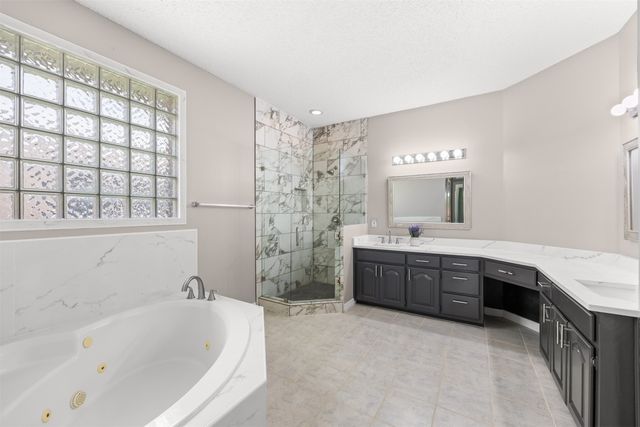 9446 Abbey Road, Irving, TX 75063