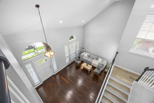 9446 Abbey Road, Irving, TX 75063