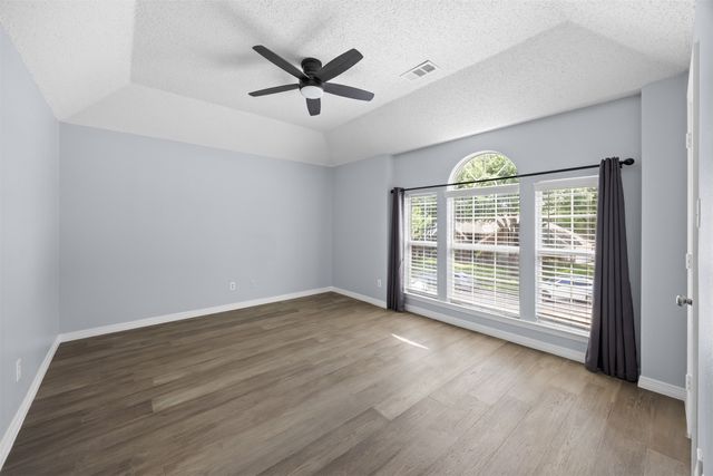 9446 Abbey Road, Irving, TX 75063