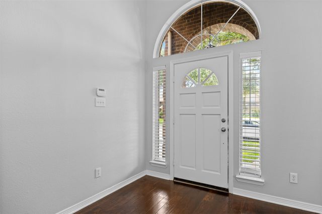 9446 Abbey Road, Irving, TX 75063