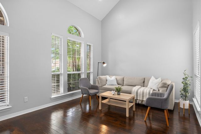 9446 Abbey Road, Irving, TX 75063