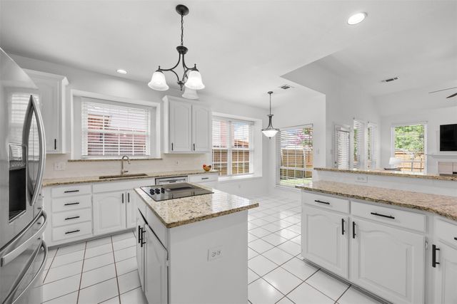 9446 Abbey Road, Irving, TX 75063