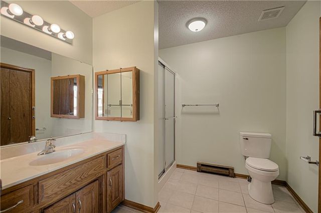 8220 E 190th Street, Belton, MO 64012