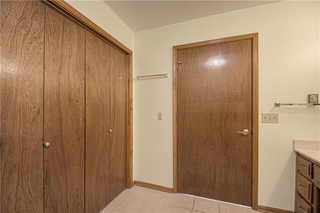 8220 E 190th Street, Belton, MO 64012