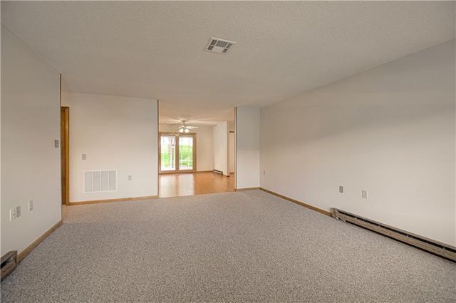 8220 E 190th Street, Belton, MO 64012
