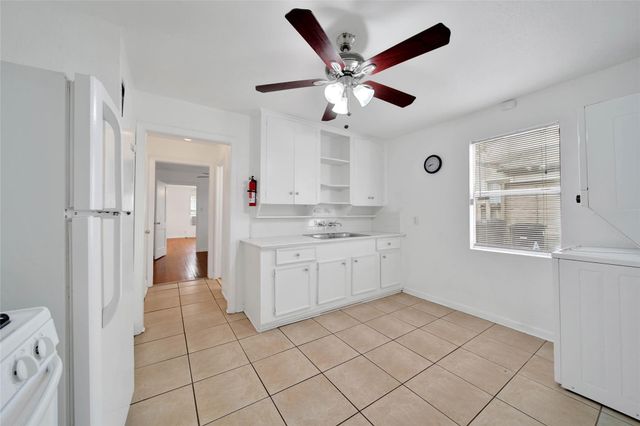 1036 Louise Street D, Houston, TX 77009