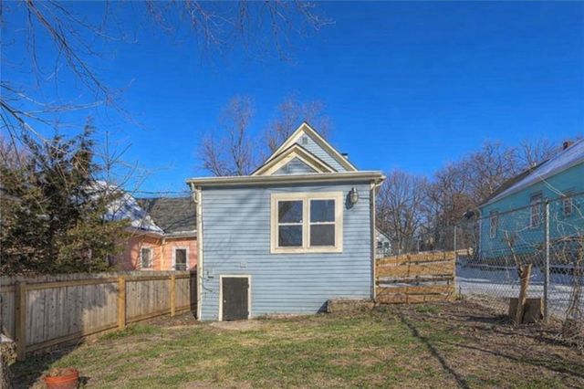 937 Riverview Avenue, Kansas City, KS 66101