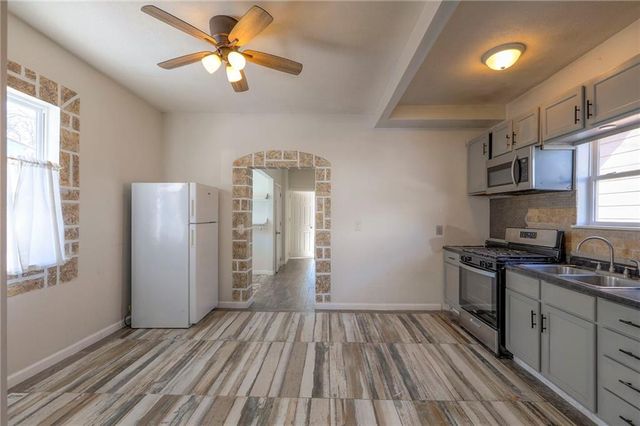 937 Riverview Avenue, Kansas City, KS 66101