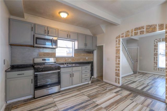 937 Riverview Avenue, Kansas City, KS 66101