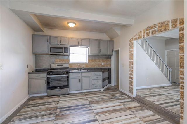 937 Riverview Avenue, Kansas City, KS 66101