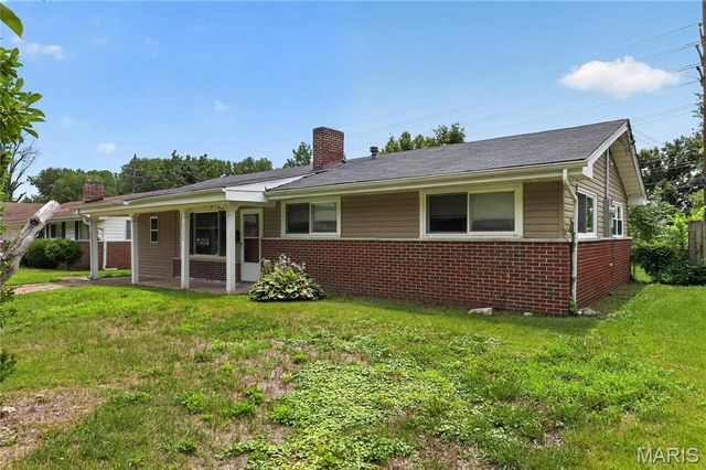 2332 Collett Drive, St Louis, MO 63136