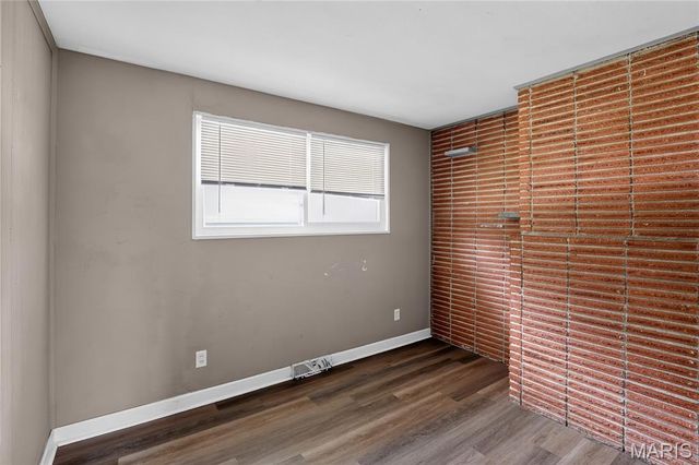 2332 Collett Drive, St Louis, MO 63136
