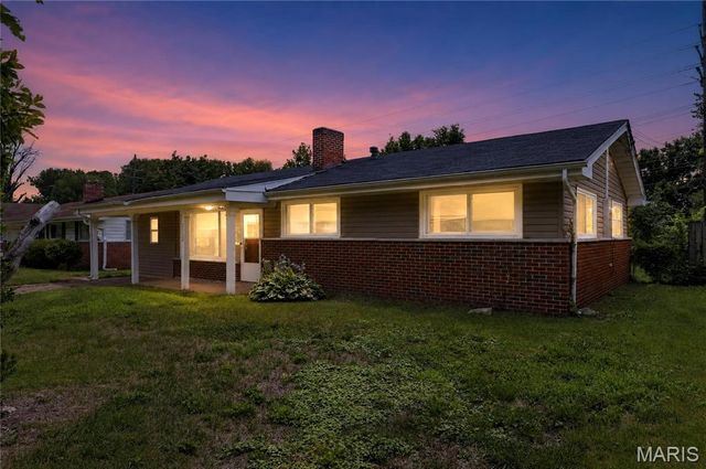 2332 Collett Drive, St Louis, MO 63136