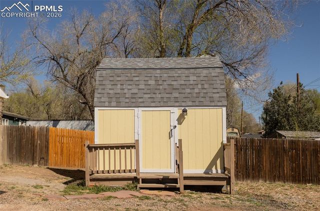 2205 N Chestnut Street, Colorado Springs, CO 80907