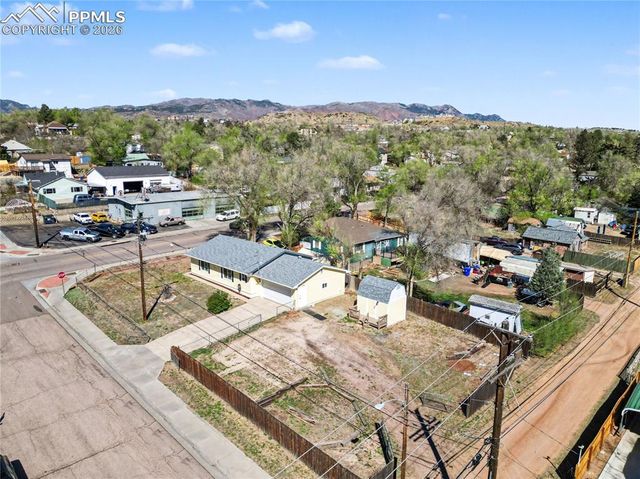 2205 N Chestnut Street, Colorado Springs, CO 80907