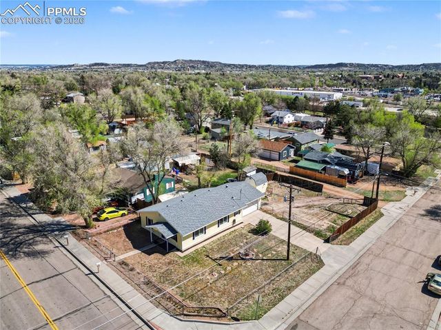 2205 N Chestnut Street, Colorado Springs, CO 80907