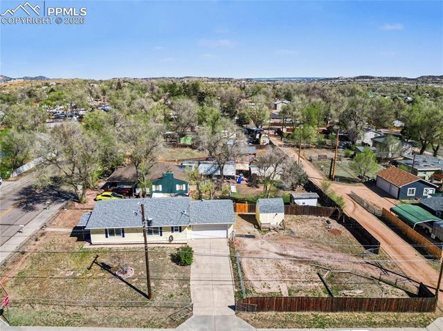 2205 N Chestnut Street, Colorado Springs, CO 80907