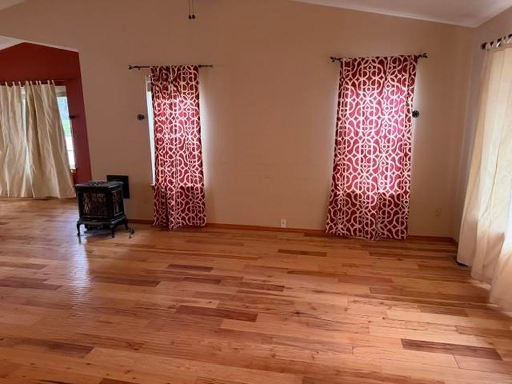 223 E Evergreen Dr, Kettle Falls, WA 99141 photo 3