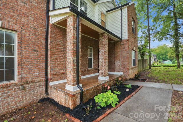 5846 Hanna Court, Charlotte, NC 28212