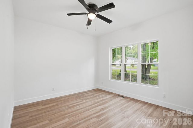 5846 Hanna Court, Charlotte, NC 28212