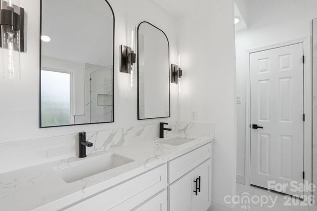 5846 Hanna Court, Charlotte, NC 28212