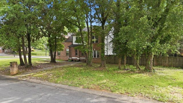 5846 Hanna Court, Charlotte, NC 28212