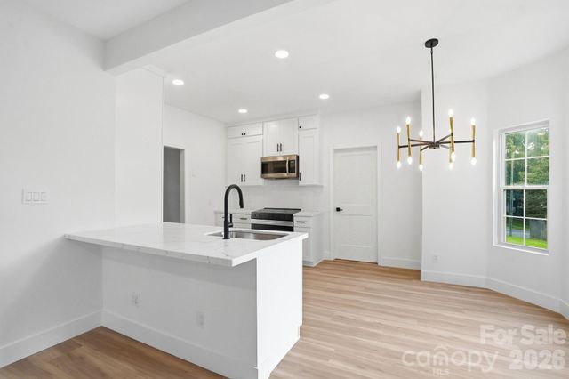 5846 Hanna Court, Charlotte, NC 28212
