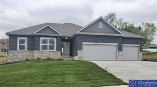 11002 Ranch Drive, Papillion, NE 68046