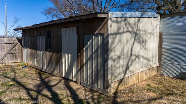 21409 9th Street, Howe, OK 74940