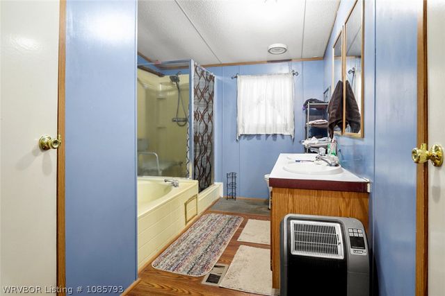 21409 9th Street, Howe, OK 74940