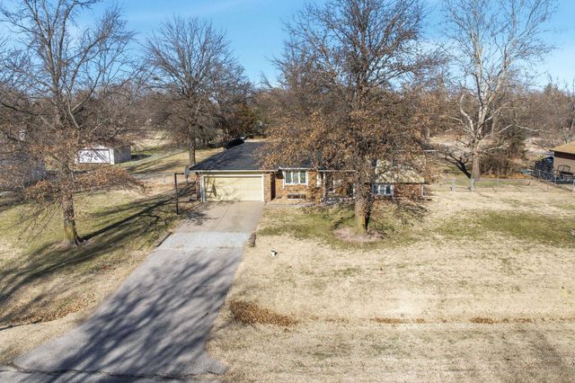 2220 W 60th St N, Wichita, KS 67204