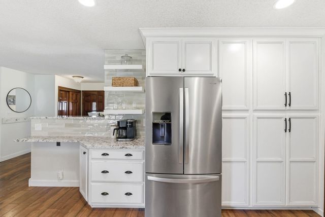 2220 W 60th St N, Wichita, KS 67204