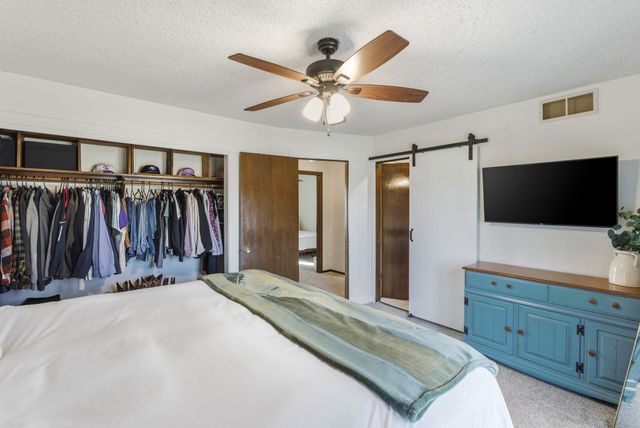 2220 W 60th St N, Wichita, KS 67204