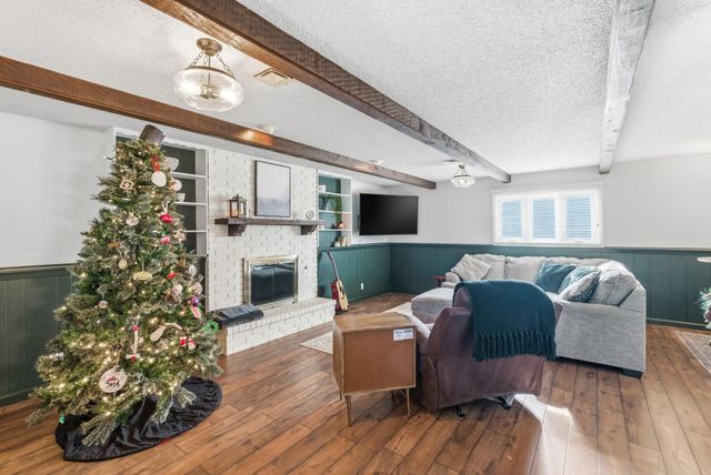 2220 W 60th St N, Wichita, KS 67204