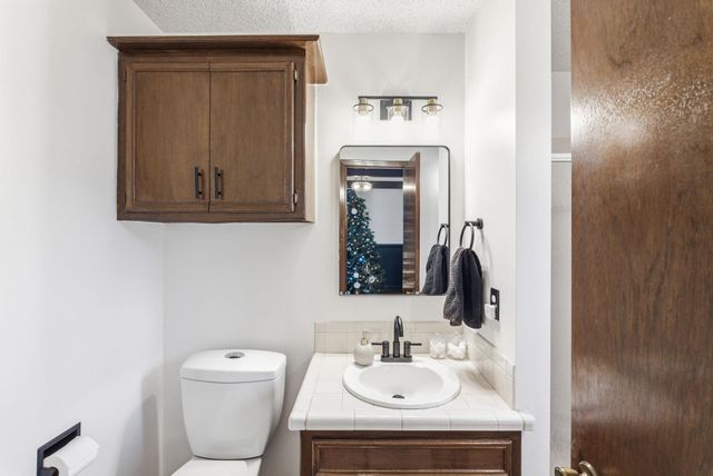 2220 W 60th St N, Wichita, KS 67204