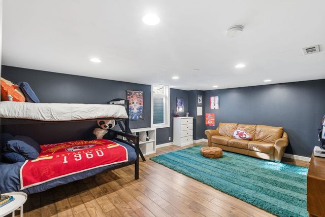 2220 W 60th St N, Wichita, KS 67204