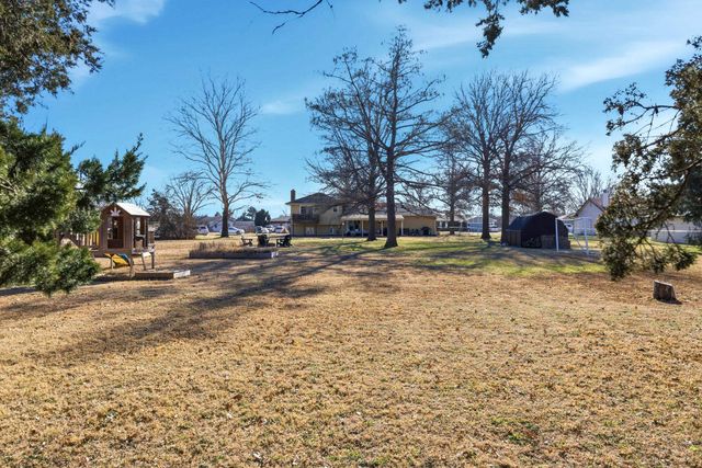 2220 W 60th St N, Wichita, KS 67204