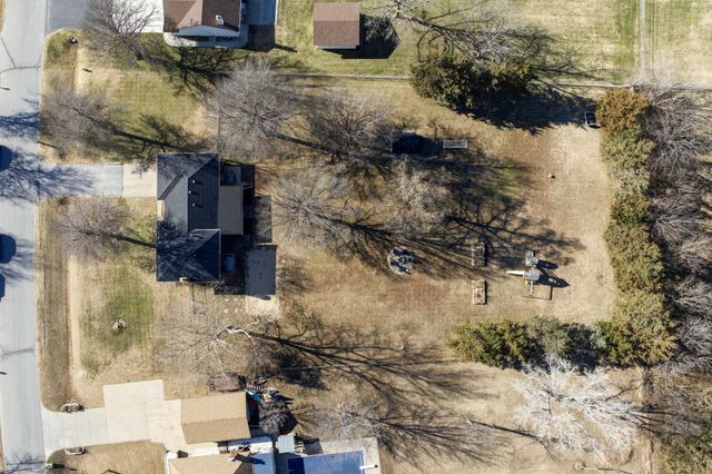 2220 W 60th St N, Wichita, KS 67204