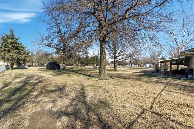 2220 W 60th St N, Wichita, KS 67204