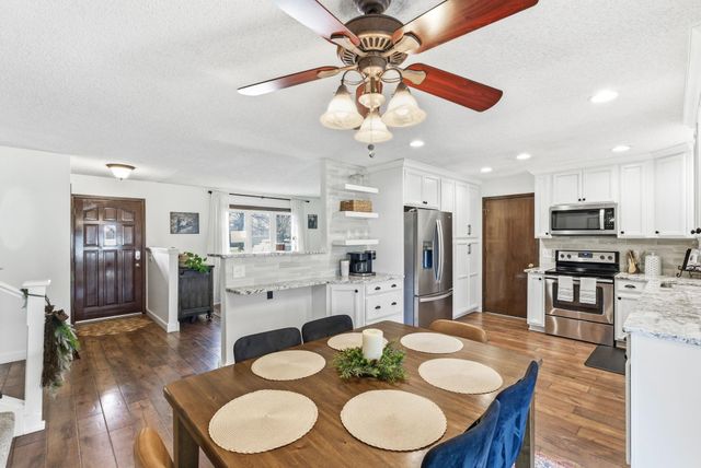 2220 W 60th St N, Wichita, KS 67204