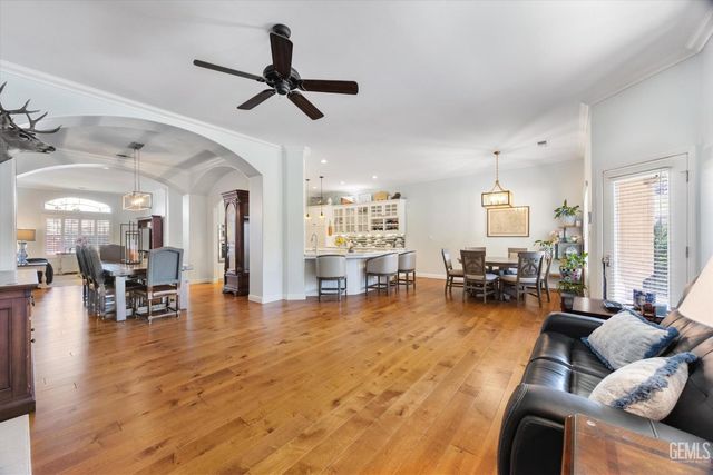 10206 Salisbury Drive, Bakersfield, CA 93311