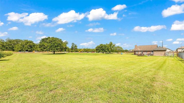 3745 Clayhead Road, Richmond, TX 77406