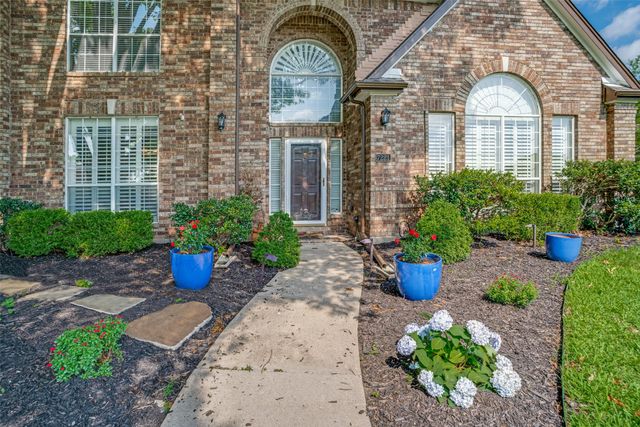 7221 Swallow Branch Lane, Plano, TX 75025