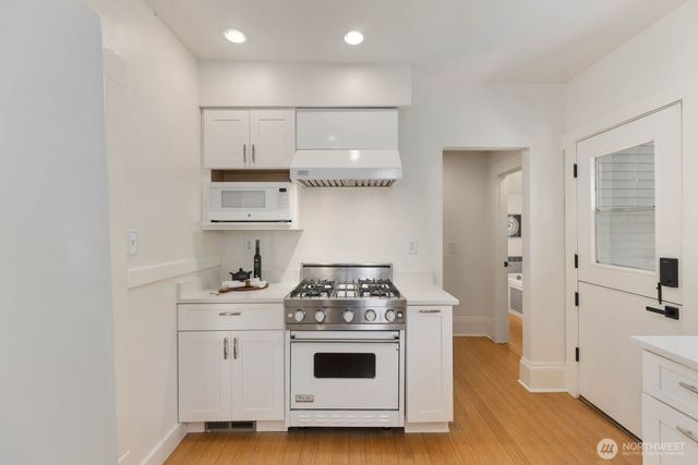 6408 Francis Avenue N, Seattle, WA 98103