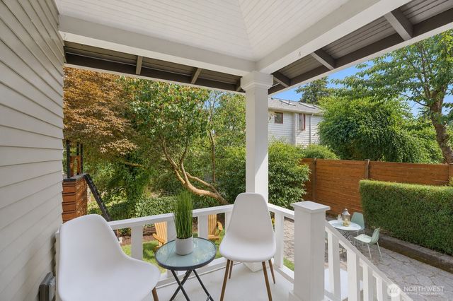 6408 Francis Avenue N, Seattle, WA 98103